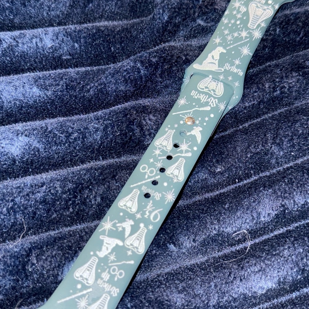 SALE! BUNDLE 5 Watch Bands For $10 And Ill Also Throw In A FREEBIE Or Two!